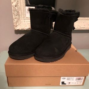 UGG boots, mini Bailey w/ bow